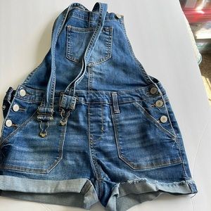 Girls size 14 overall cuffed shorts with front pockets